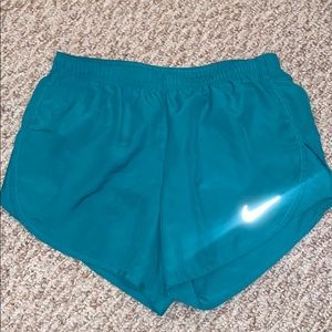nike women’s shorts